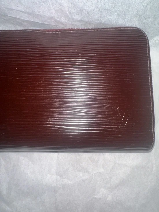 Louis Vuitton Zippy Epi Long Wallet in Burgundy EUC & COA - Picture 4 of 16